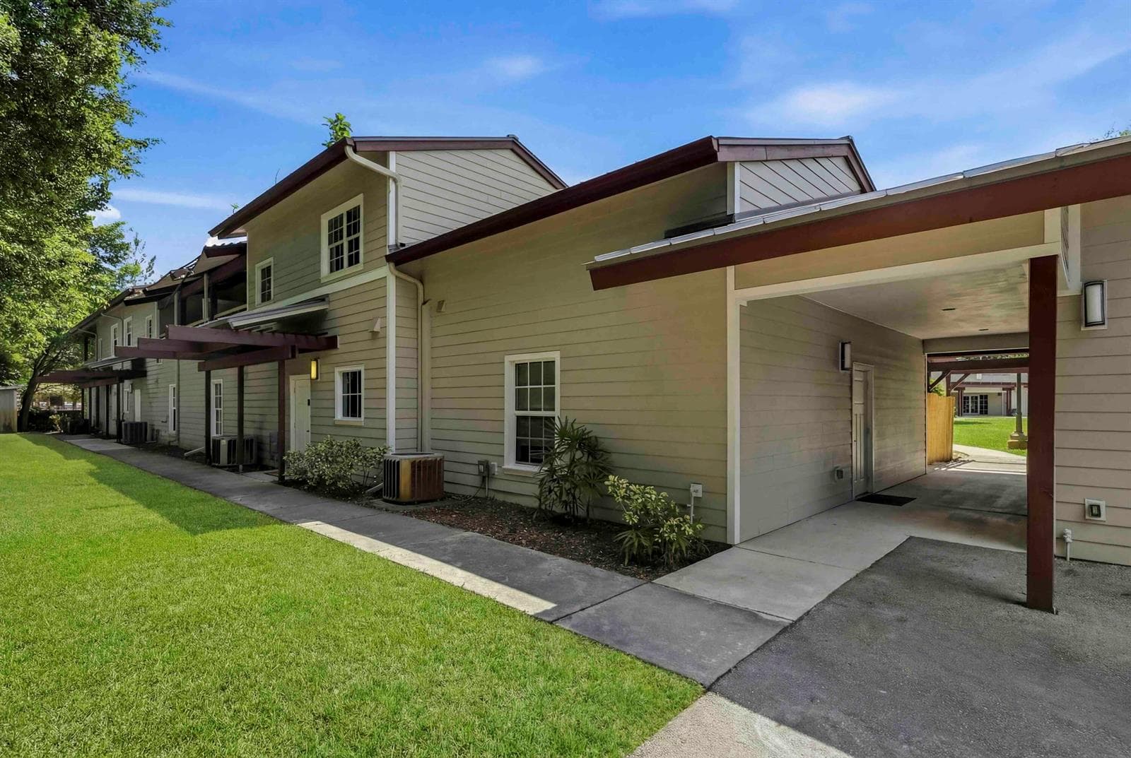 2950 S Flamingo Road, Davie FL 33330 photo 4
