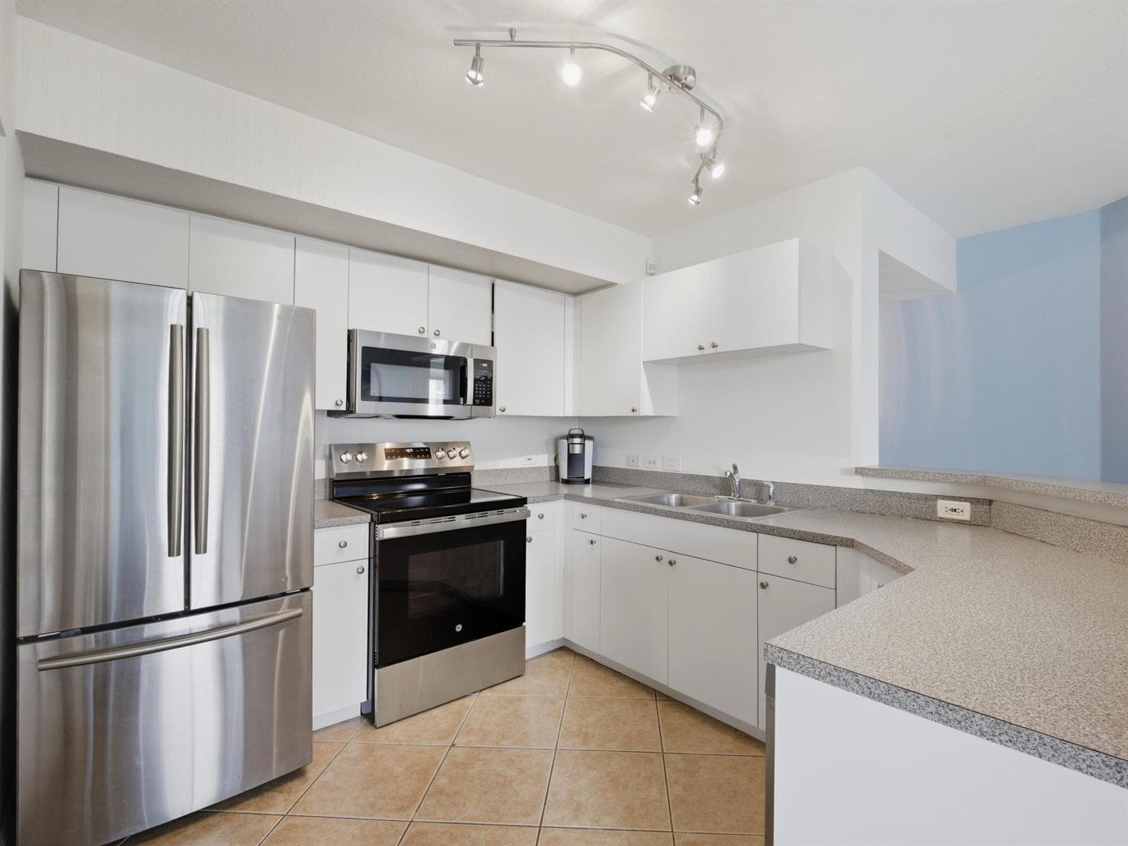 316 Villa Circle, Boynton Beach FL 33435 photo 2