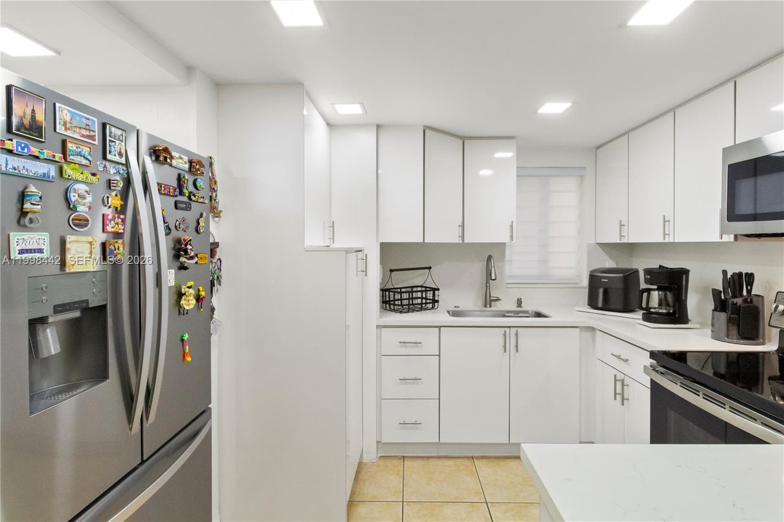 840 NW 87th Ave # 405, Miami FL 33172 photo 2