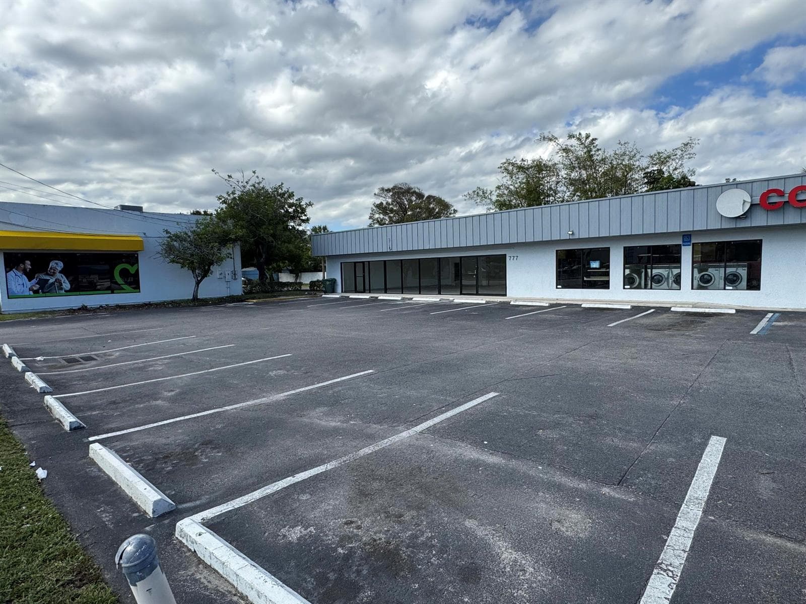 777 E Oakland Park Boulevard, Oakland Park FL 33334 photo 2