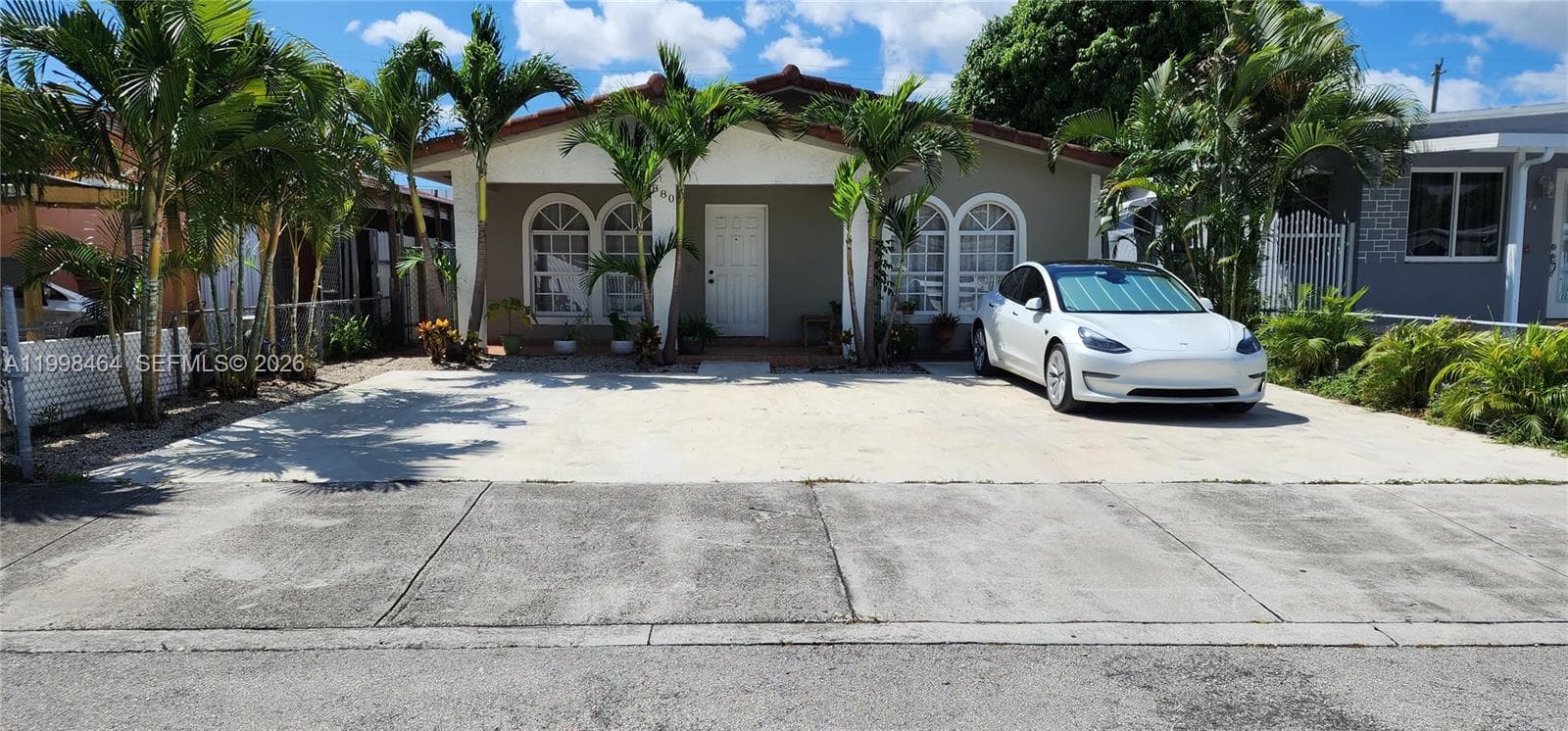 880 E 26th St, Hialeah FL 33013