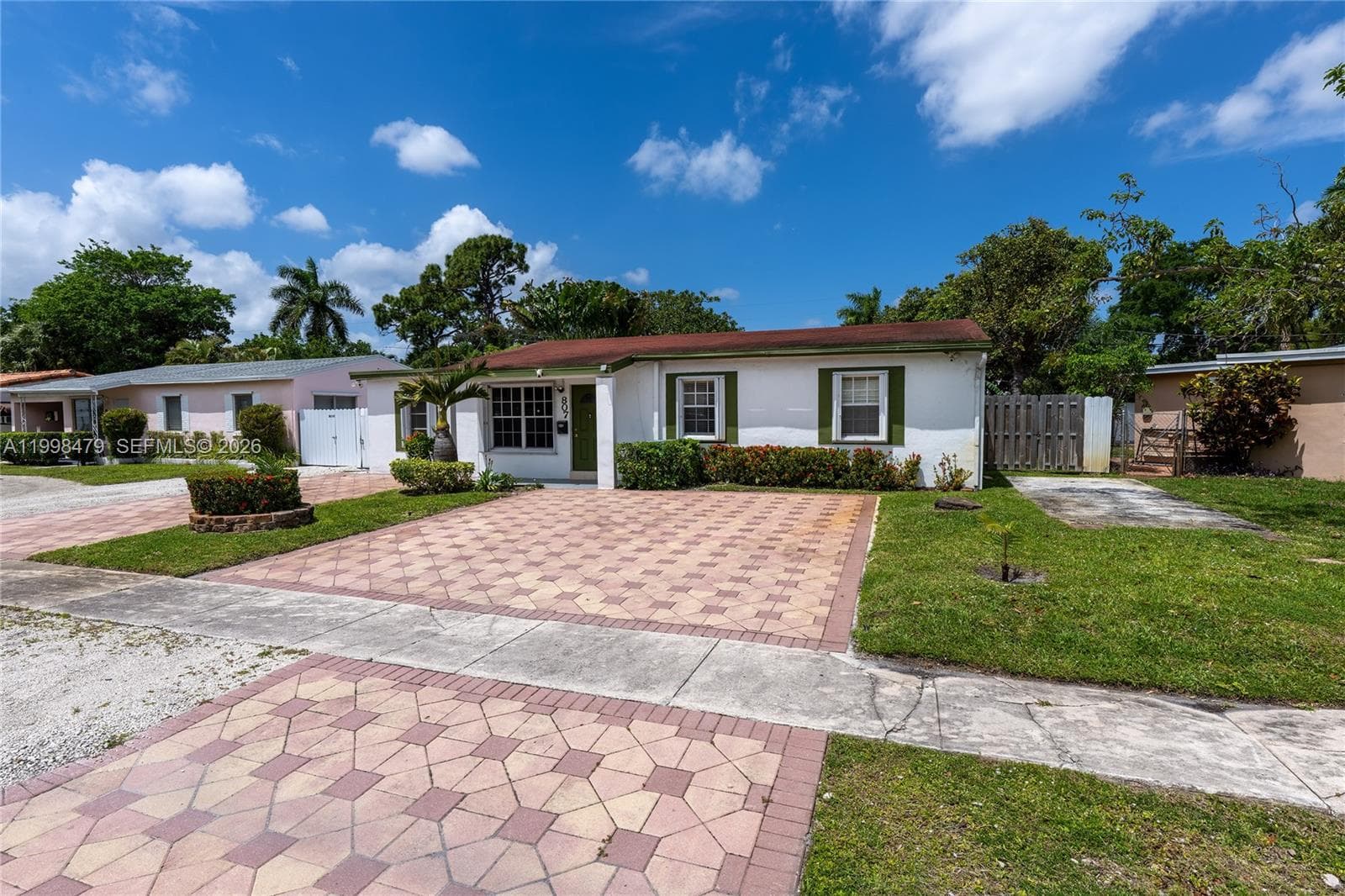 807 SW 26th Ct, Fort Lauderdale FL 33315