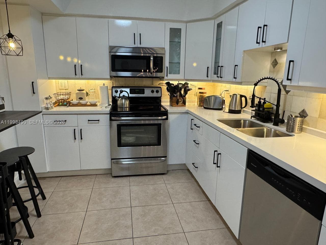 3600 Mystic Pointe Dr # 910, Aventura FL 33180