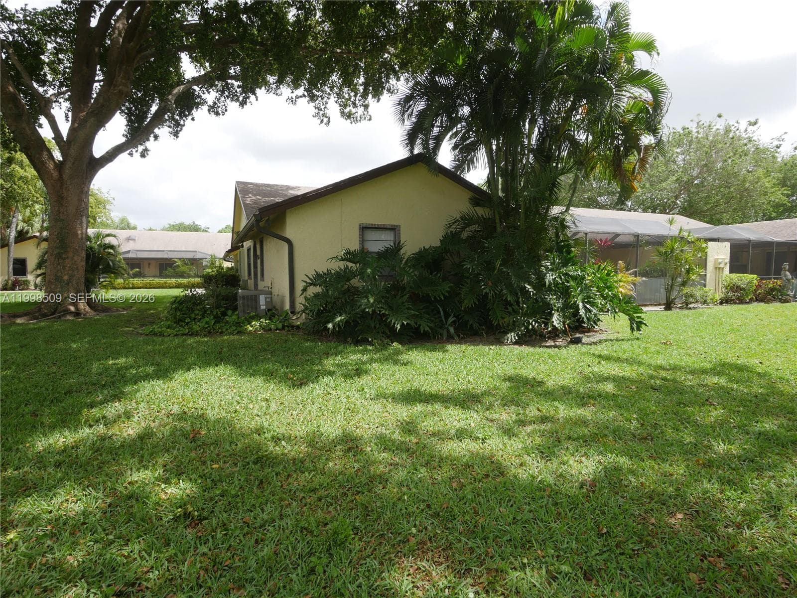 23359 Barlake Dr, Boca Raton FL 33433 photo 2