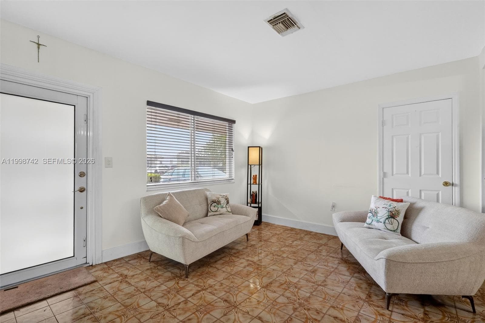 733 W 33rd St, Hialeah FL 33012 photo 3
