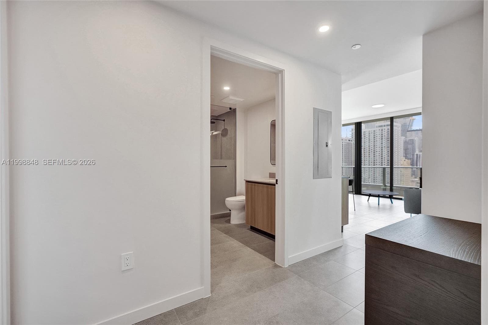 121 NE 5th ST # 2101, Miami FL 33132 photo 4