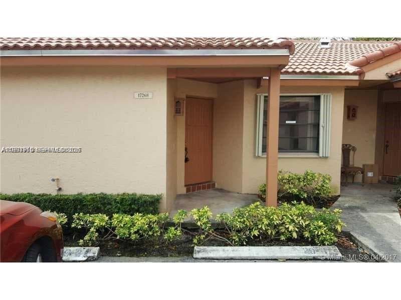 17268 NW 60th Ct, Hialeah FL 33015 photo 2