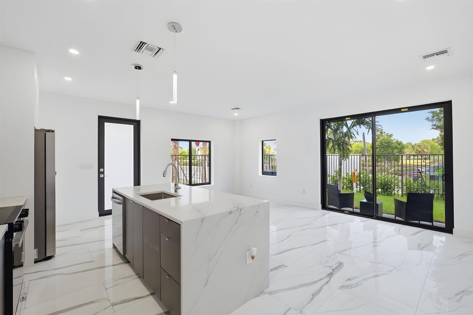 1548 NW 1st Avenue, Pompano Beach FL 33060 photo 5