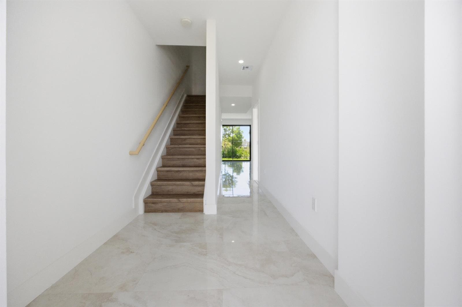 1546 NW 1st Avenue, Pompano Beach FL 33060 photo 3