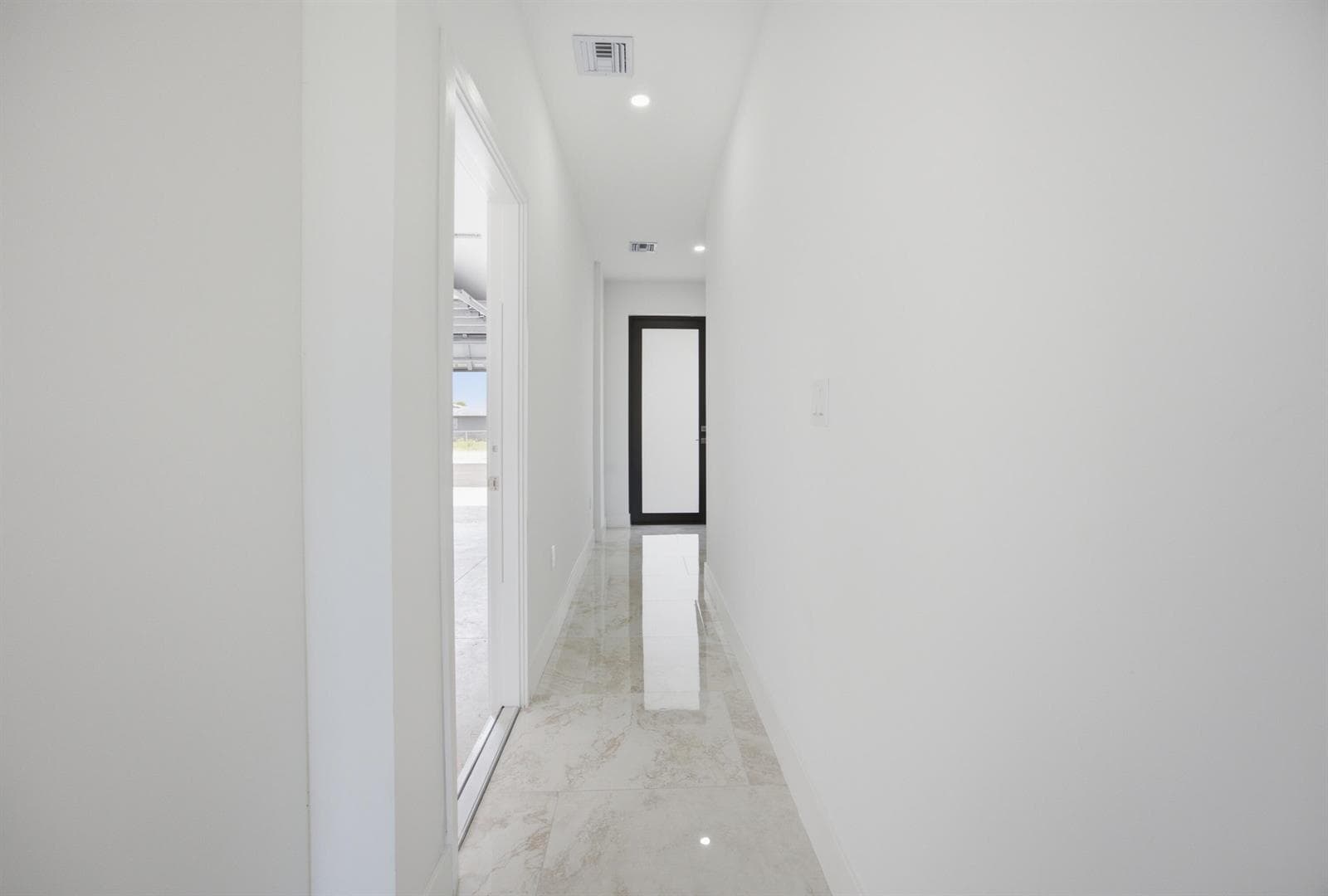 1546 NW 1st Avenue, Pompano Beach FL 33060 photo 4