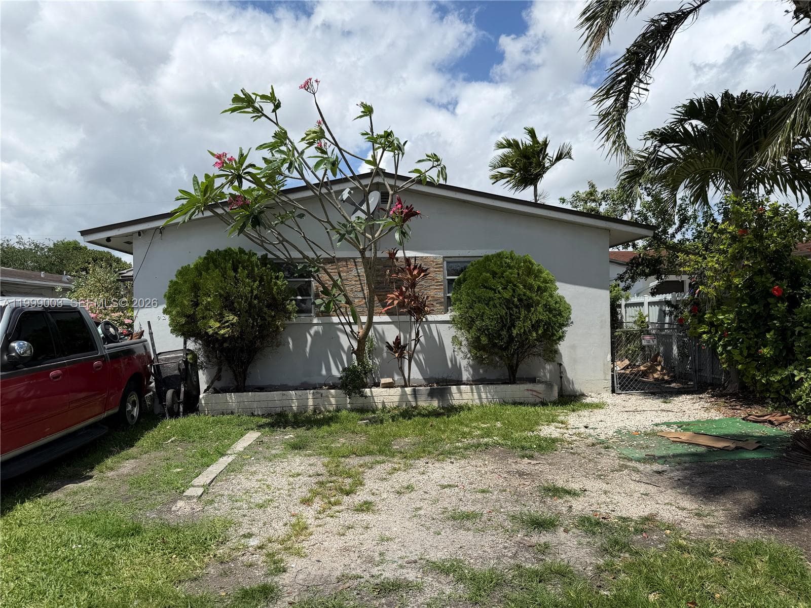 9283 SW 39th St, Miami FL 33165