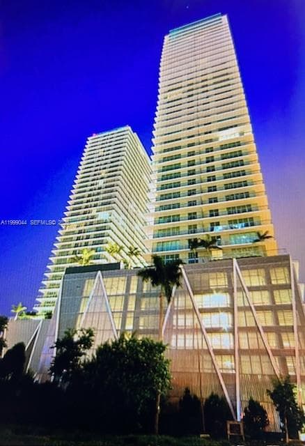 79 SW 12th St, Miami FL 33130