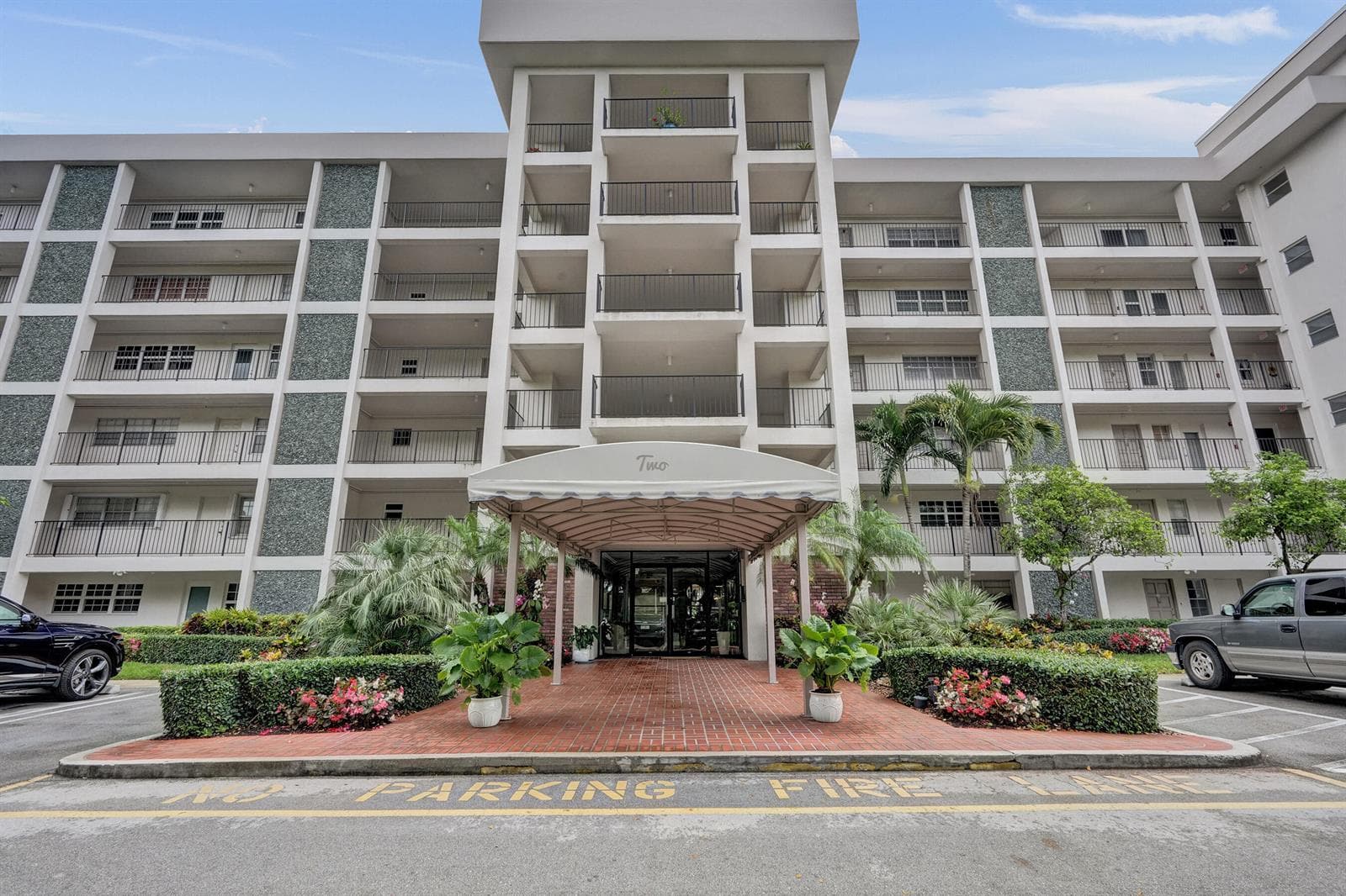 2850 N Palm Aire Drive # 401, Pompano Beach FL 33069 photo 2