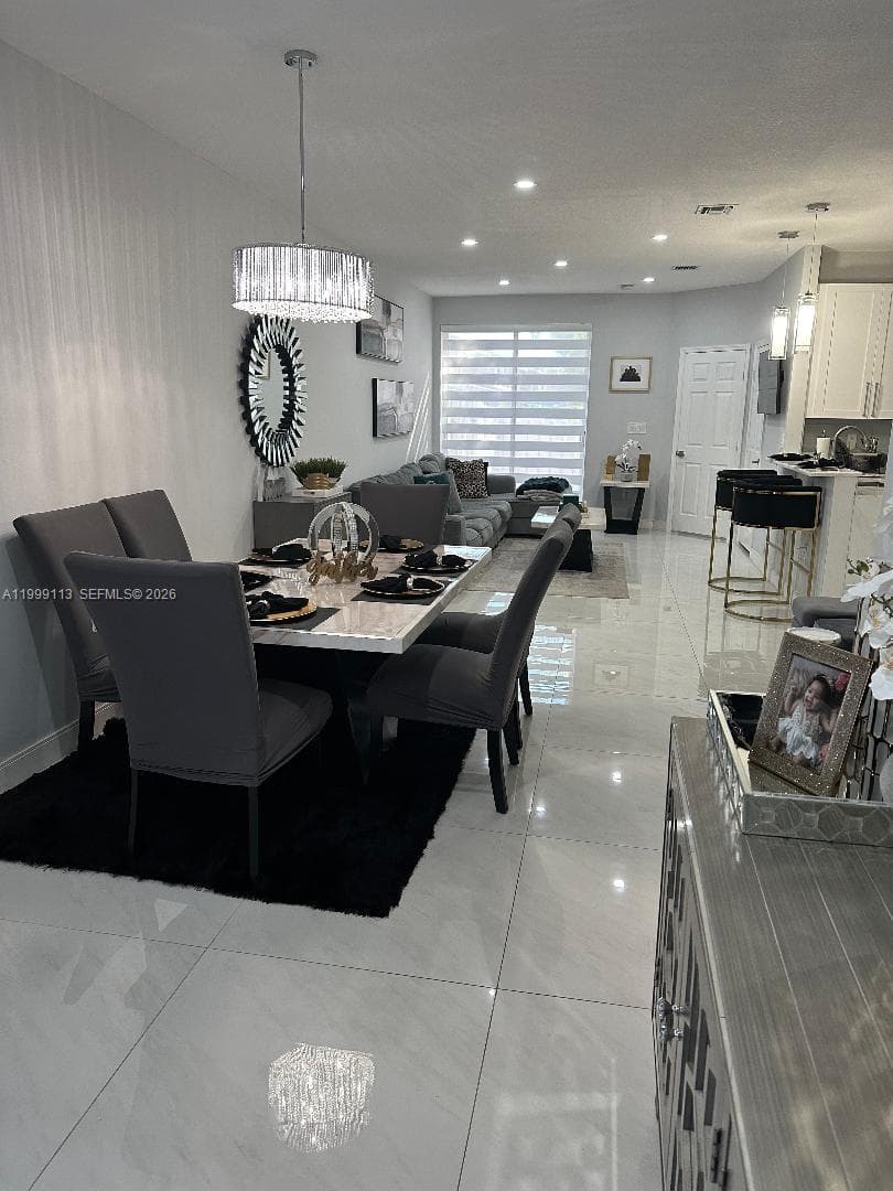 7690 S Southwood Cir, Davie FL 33328 photo 4