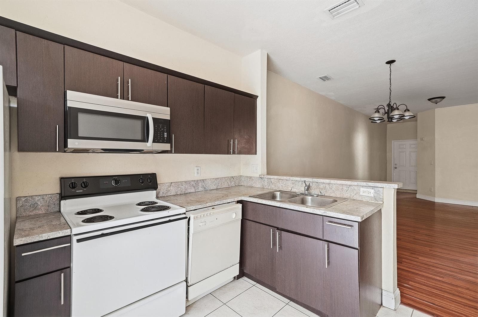 1584 SW 2nd Street, Homestead FL 33030 photo 3