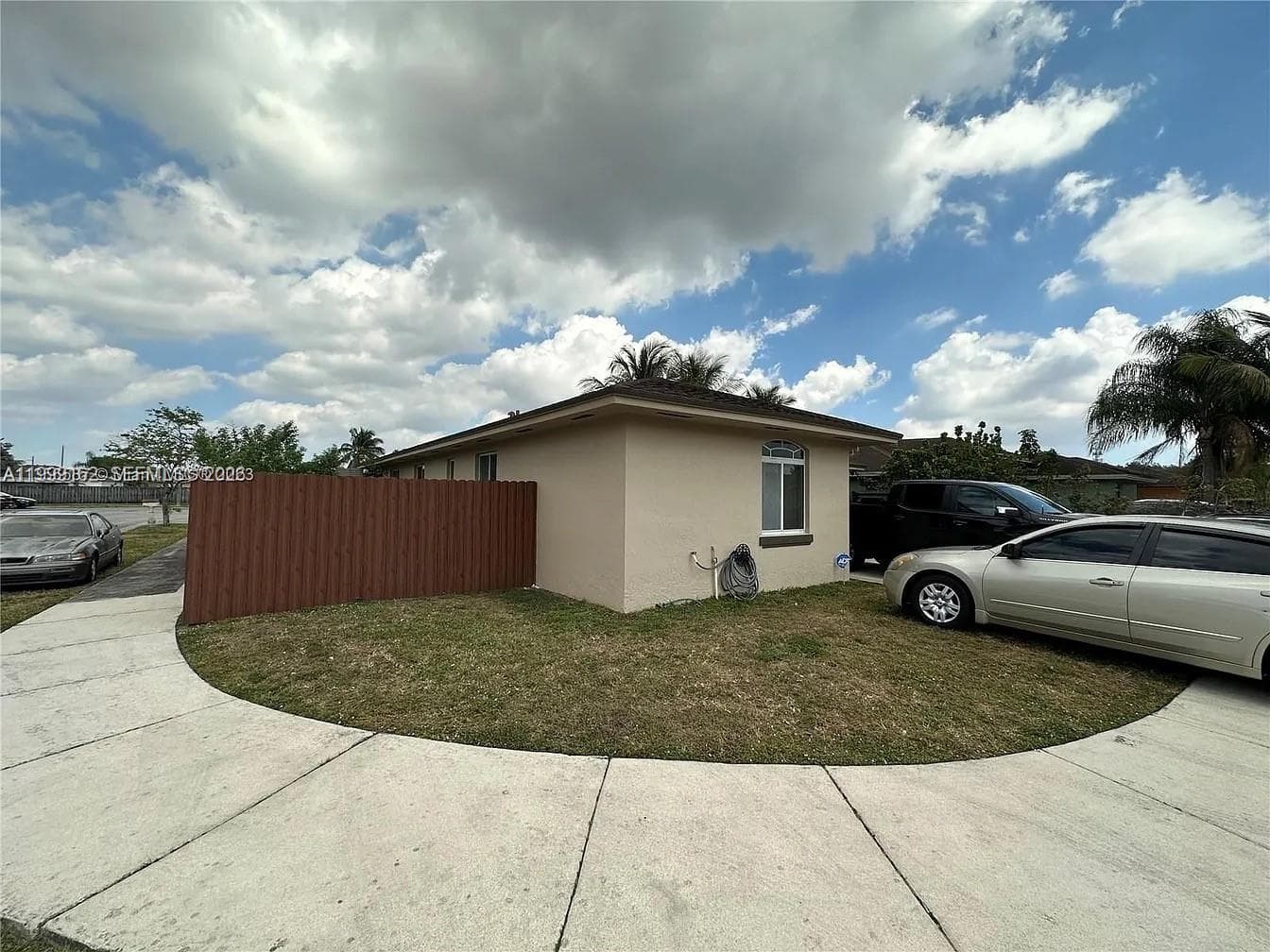 3783 NW 201st Ter, Miami Gardens, FL 33055 photo 2