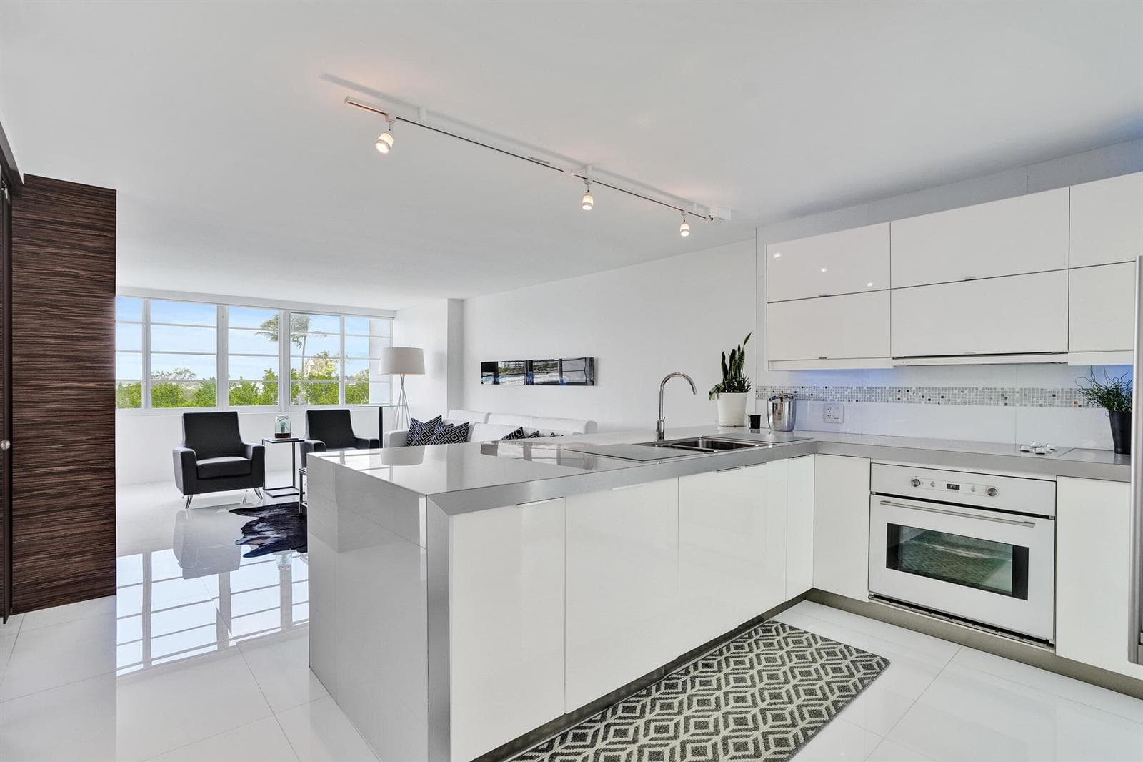 1670 Lincoln Court # 3b, Miami Beach FL 33139 photo 4