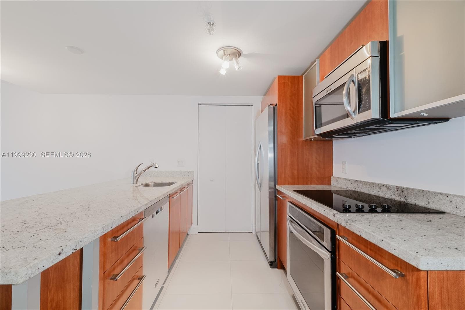 185 SW 7th St # 2007, Miami FL 33130 photo 5