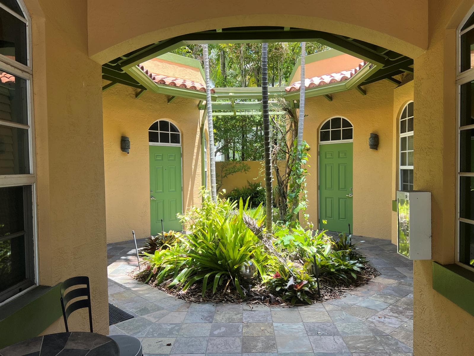 720 NE 3rd, Fort Lauderdale FL 33304 photo 2