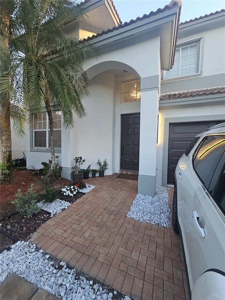 17088 NW 19th St, Pembroke Pines FL 33028 photo 2