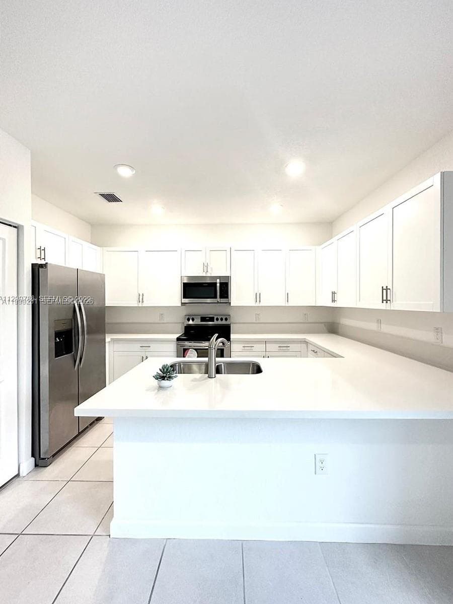 20800 NE 5th Ct, Miami FL 33179 photo 3