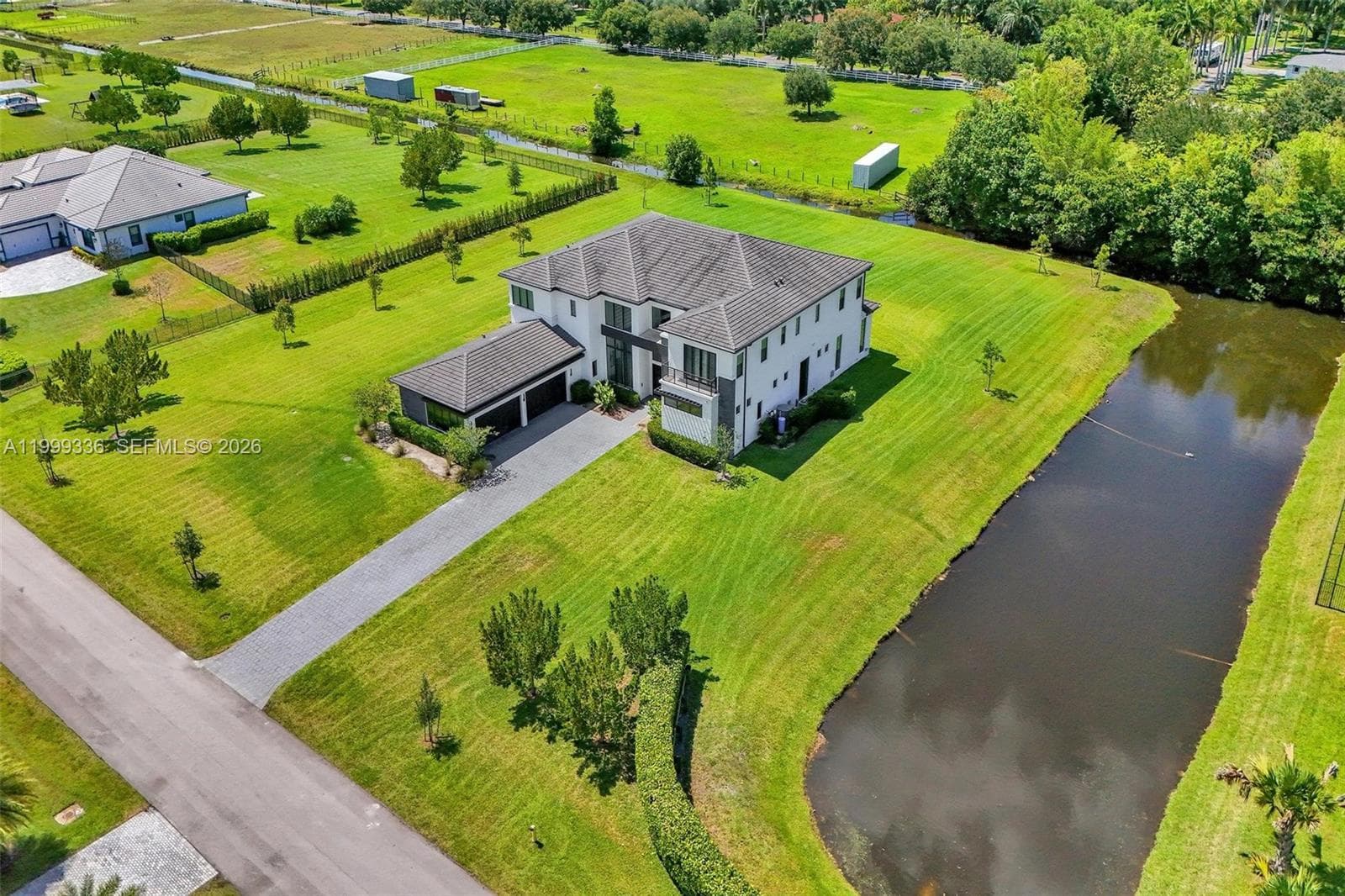 17811 SW 58th St, Southwest Ranches FL 33331 photo 2