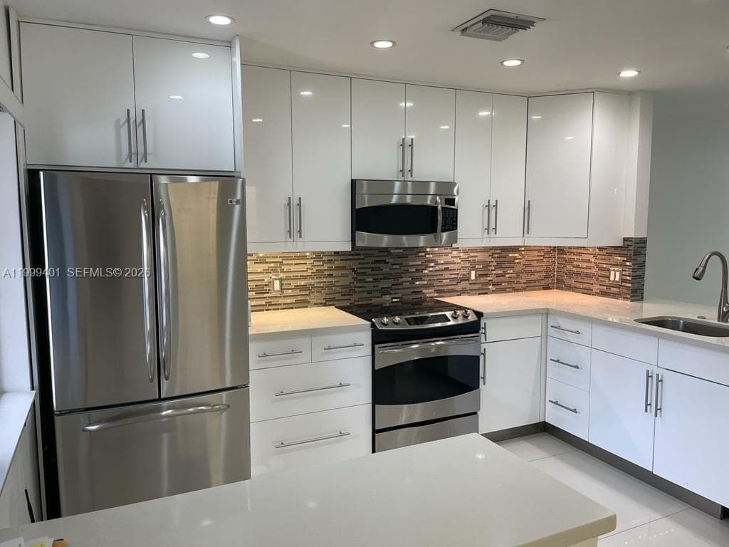 454 Lakeview Dr # 2, Weston FL 33326 photo 3