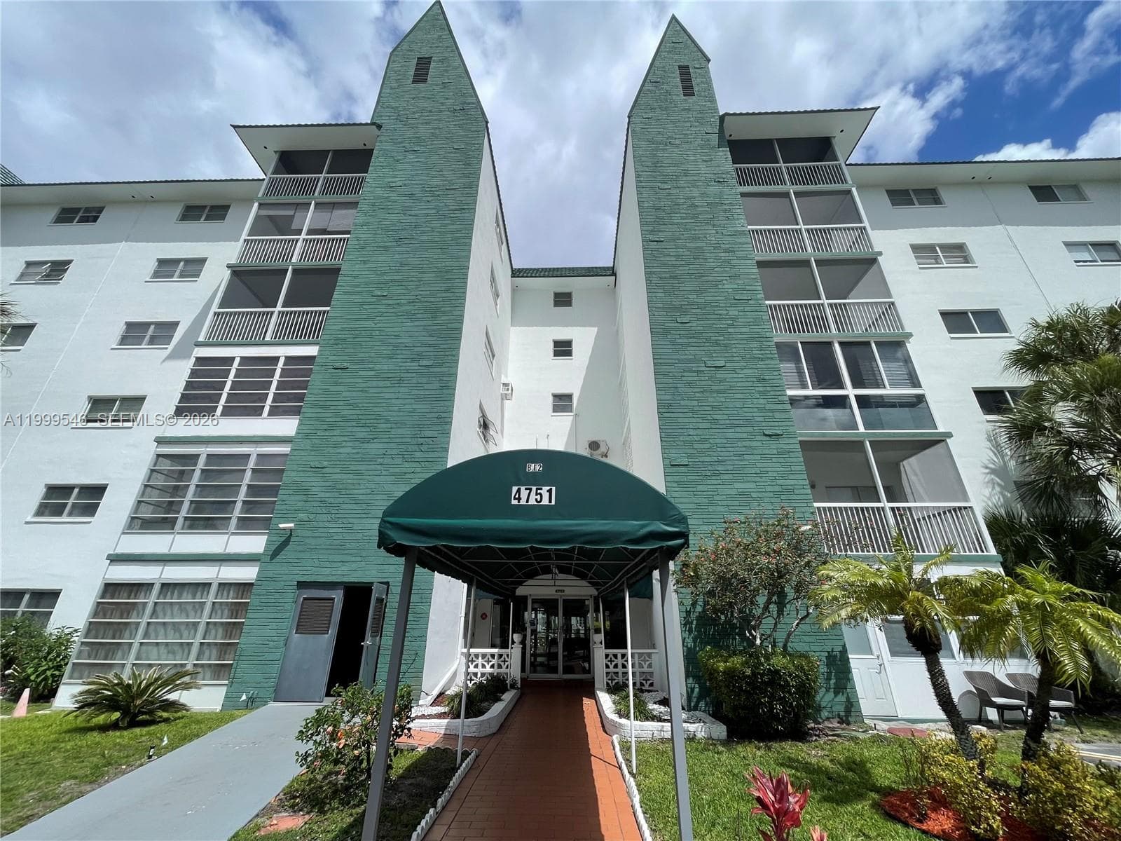 4751 NW 21st St # 611, Lauderhill FL 33313