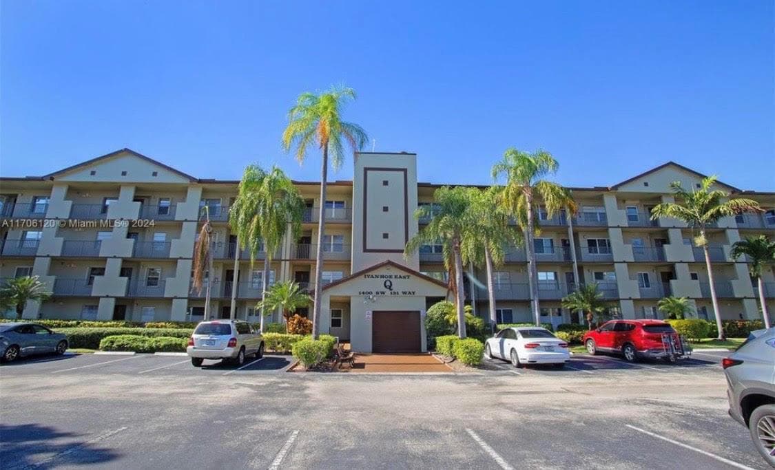 1400 SW 131st Way # 408q, Pembroke Pines FL 33027 photo 2