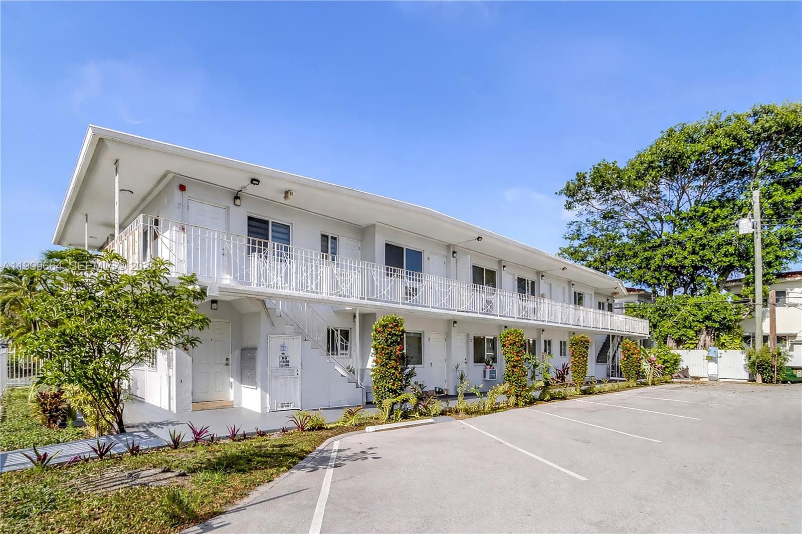 8129 Abbott Ave # 10, Miami Beach FL 33141 photo 2