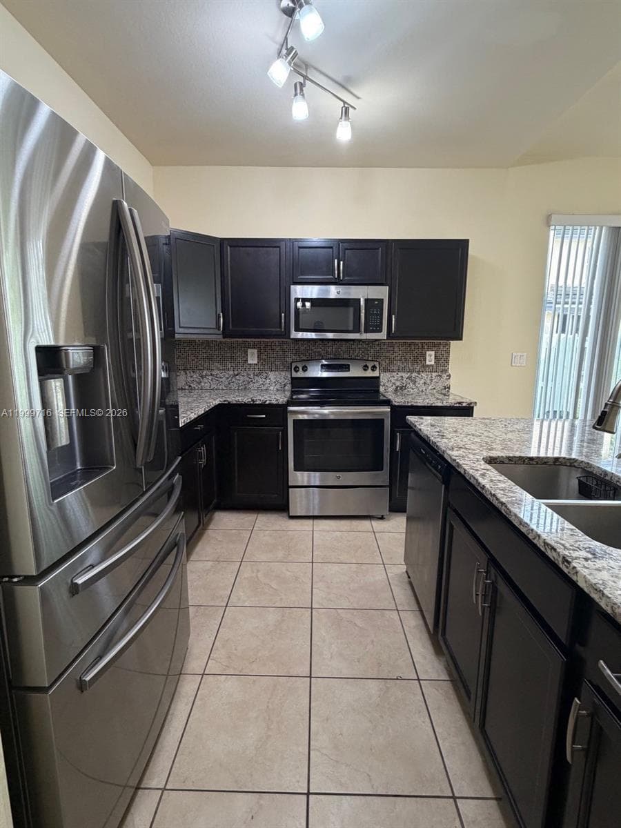 133 SE 28 # 8, Homestead FL 33033 photo 4
