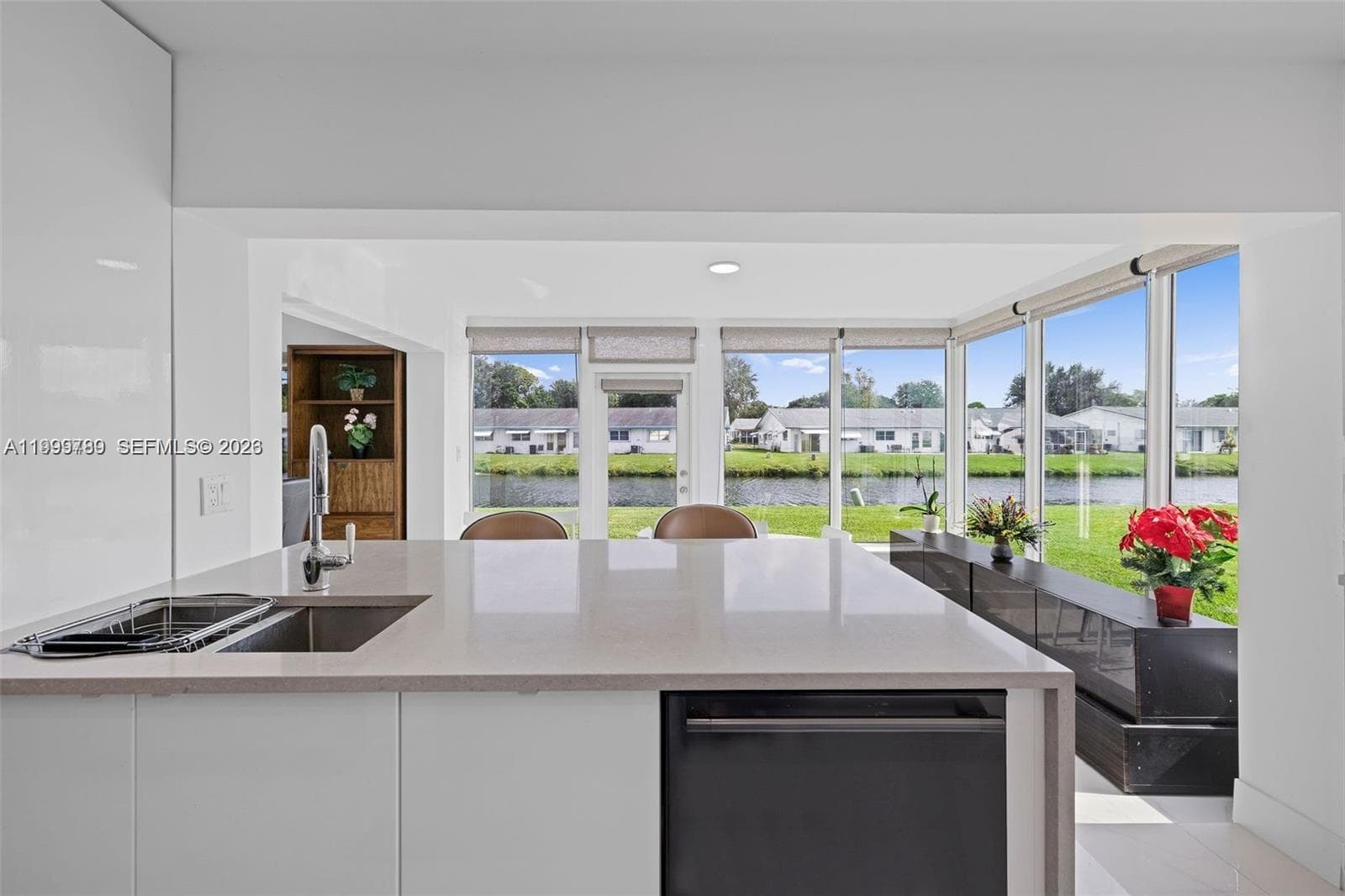 1086 NW 88th Way, Plantation FL 33322 photo 4