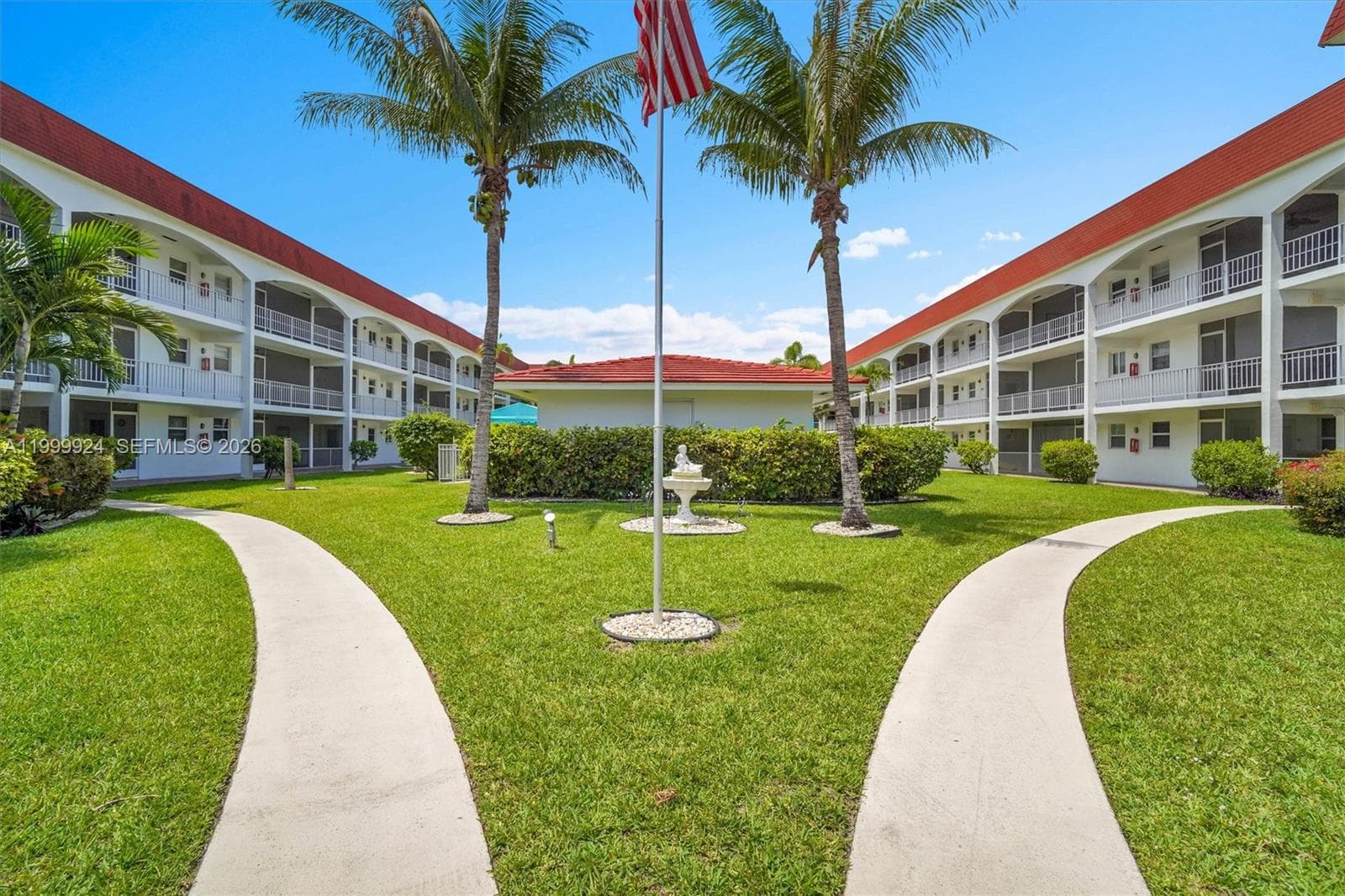 580 Egret Dr # 303, Hallandale Beach FL 33009 photo 2