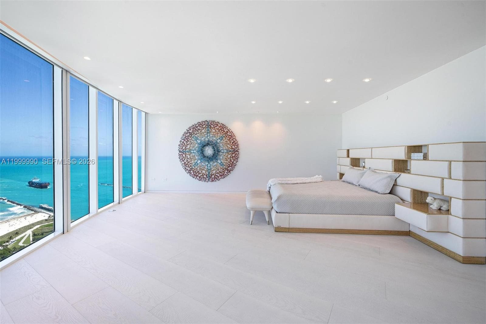 300 S Pointe Dr # 5, Miami Beach FL 33139 photo 4