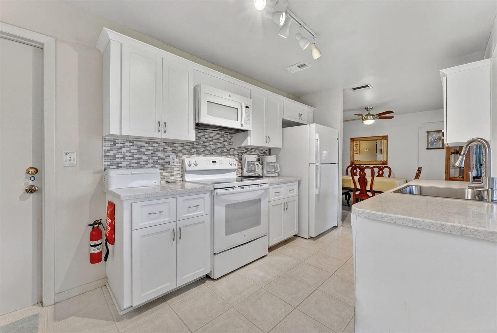 1211 NW 44th Street, Deerfield Beach FL 33064 photo 4