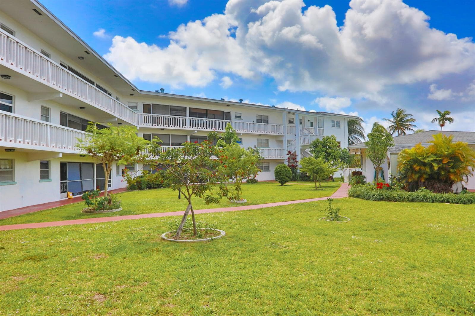 600 Pine Drive # 209, Pompano Beach FL 33060 photo 2