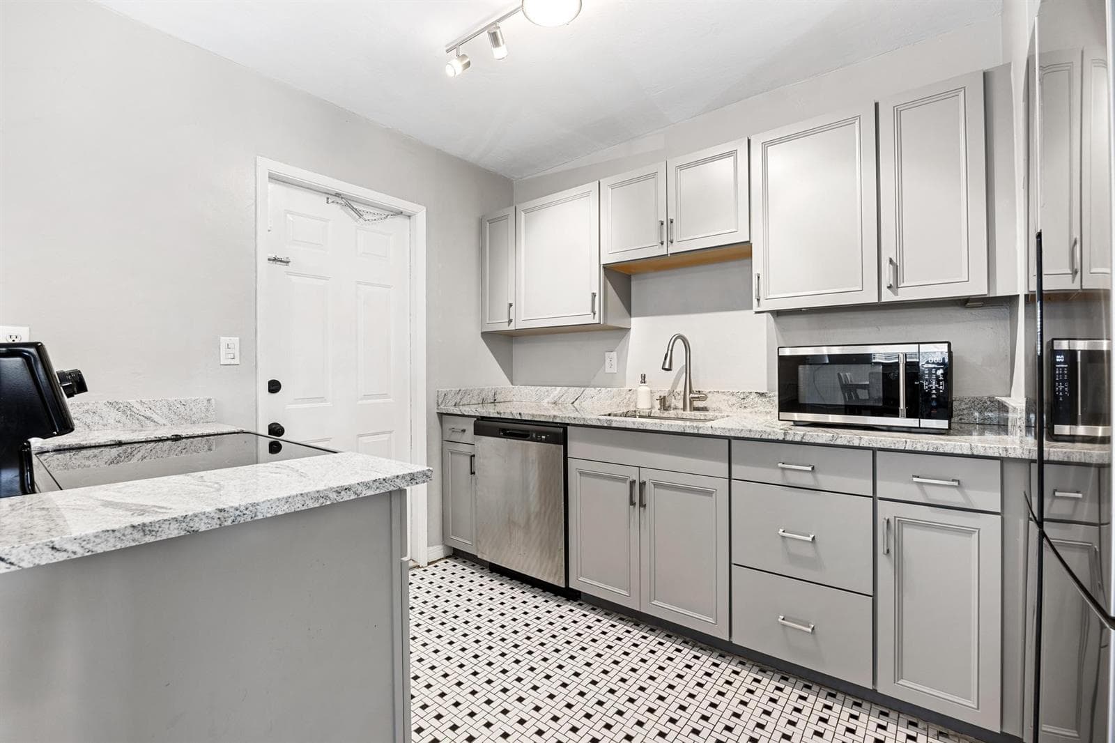 501 NW 30th Court, Wilton Manors FL 33311 photo 4