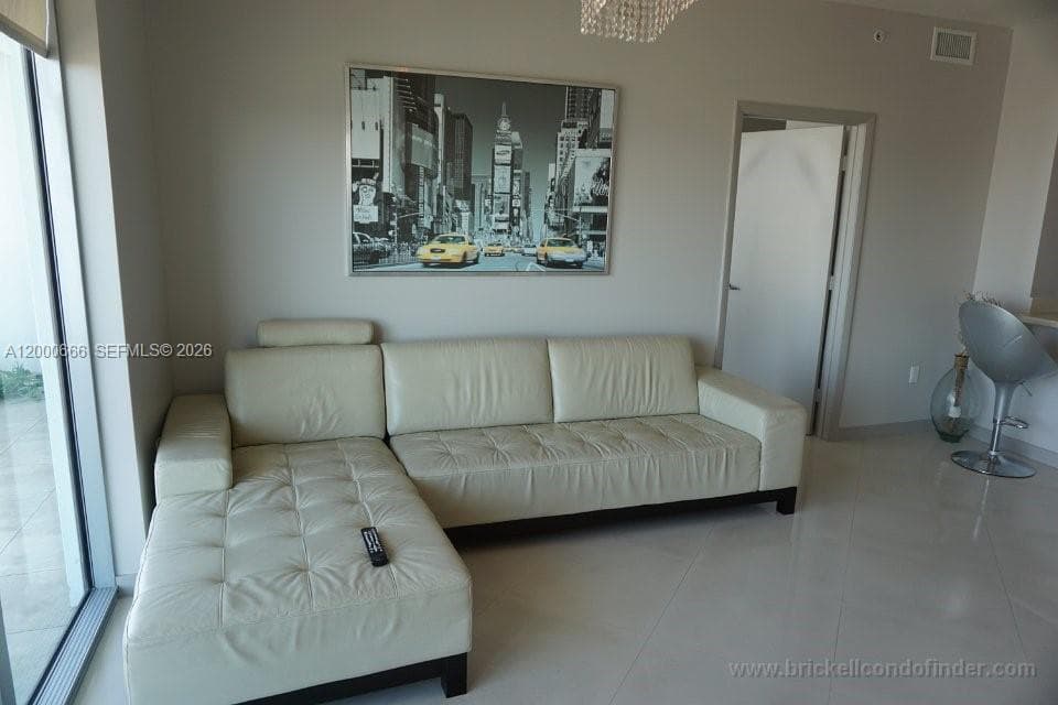 90 SW 3rd St # 3505, Miami FL 33130 photo 2