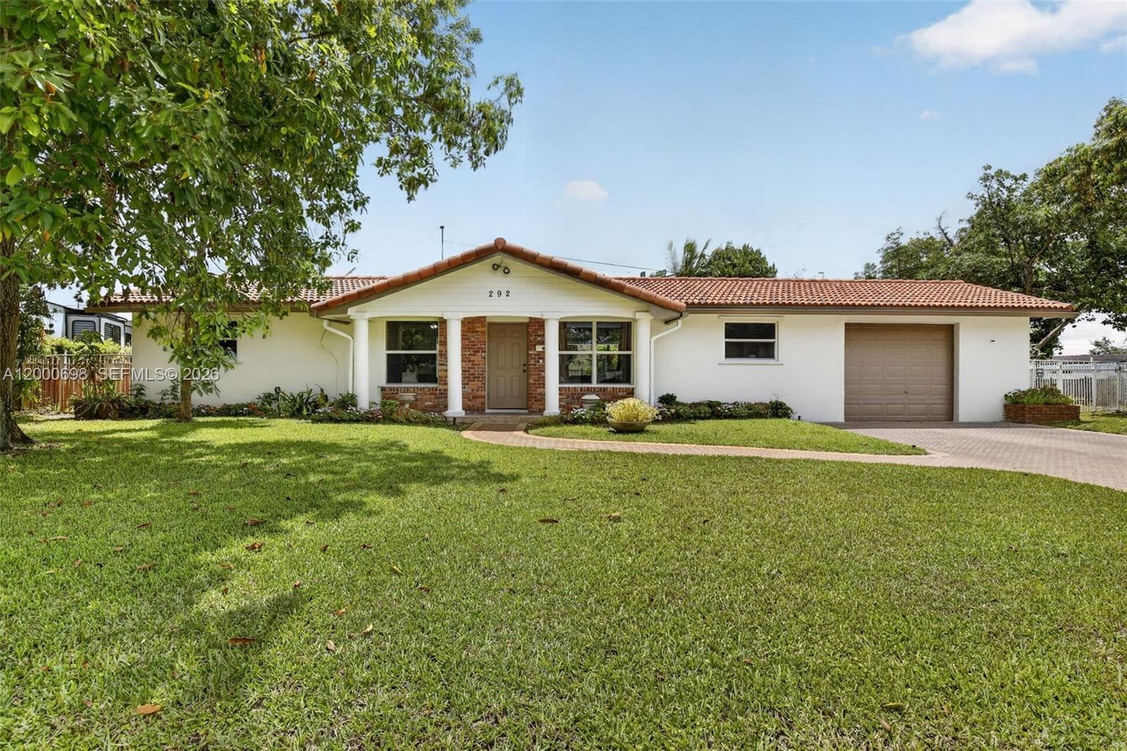292 SW 52nd Ave, Plantation FL 33317 photo 2