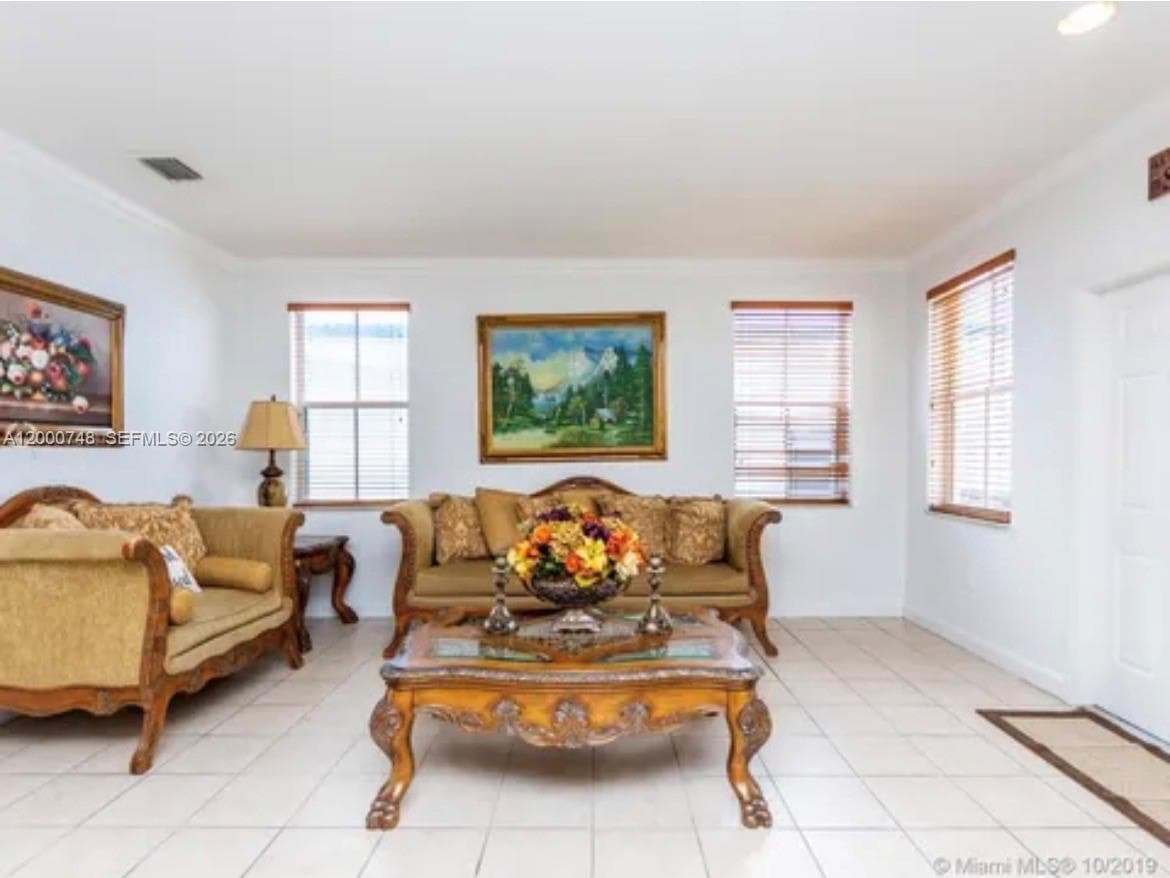 8135 NW 198th Ter, Hialeah FL 33015 photo 5