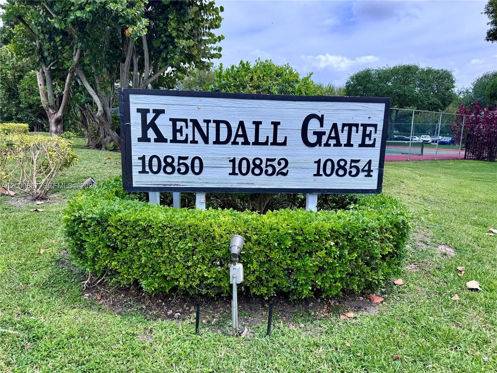 10850 N Kendall Dr # 414, Miami FL 33176
