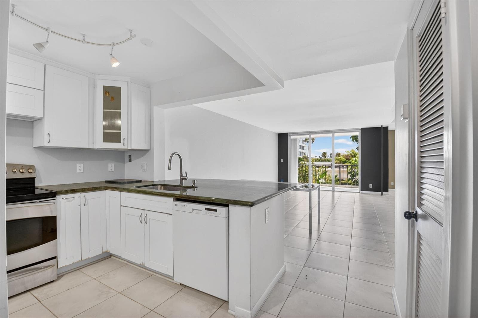 3581 S Ocean Boulevard # 3c, South Palm Beach FL 33480 photo 5