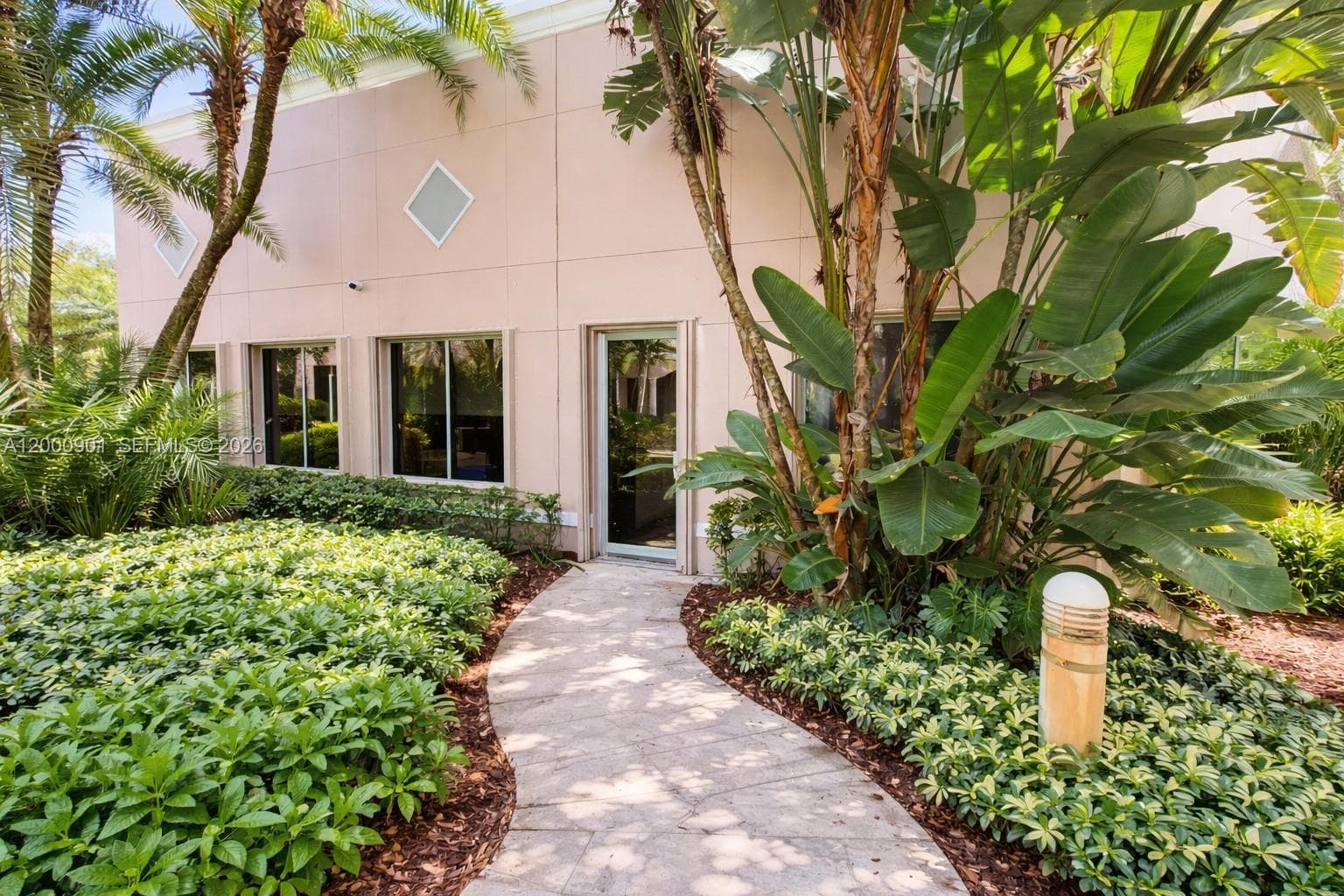 1545 N Park Dr, Weston FL 33326