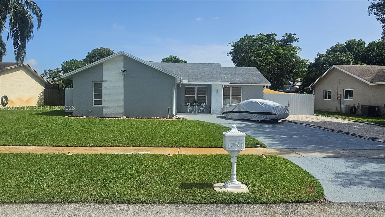 8421 NW 8th St, Pembroke Pines FL 33024 photo 3