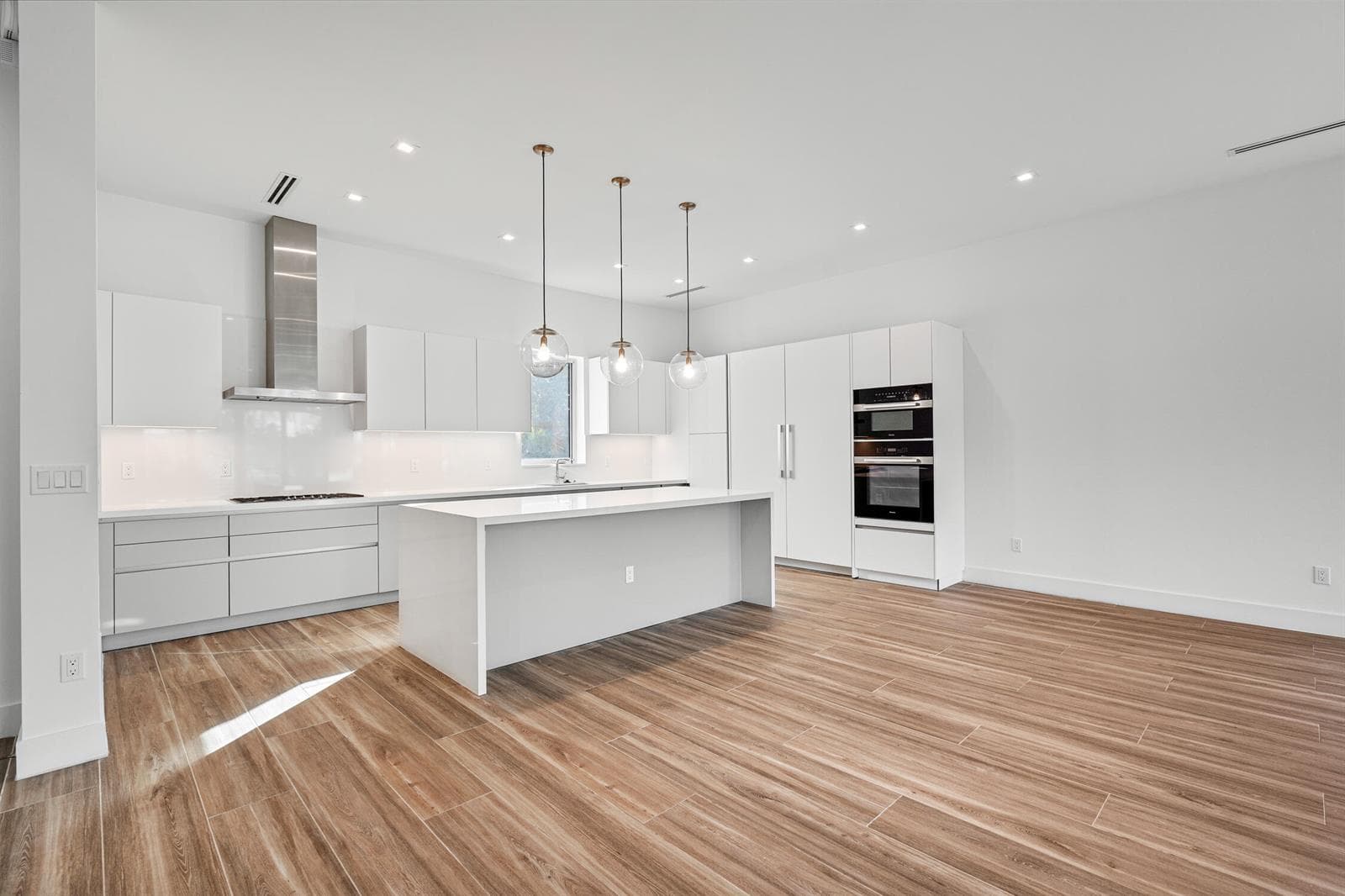 11 SE 11th Avenue, Fort Lauderdale FL 33301 photo 2