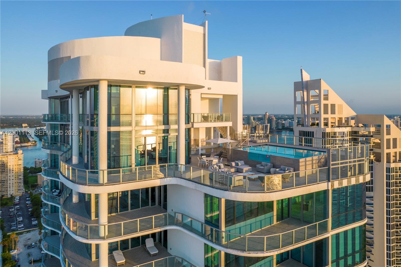 17475 Collins Ave, Sunny Isles Beach FL 33160
