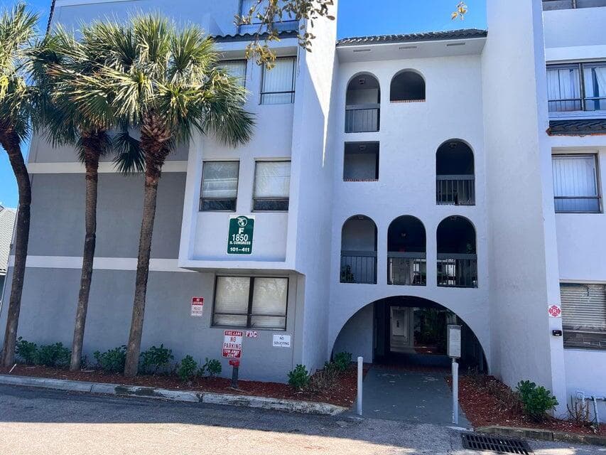 1820 N Congress Avenue # 201, West Palm Beach FL 33401 photo 2