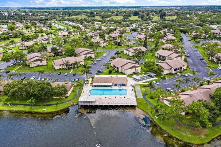 441 Pine Glen Lane # D-2, FL 33463 photo 2