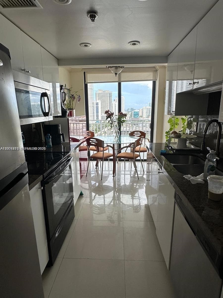 210 174th St # 2202, Sunny Isles Beach FL 33160 photo 5