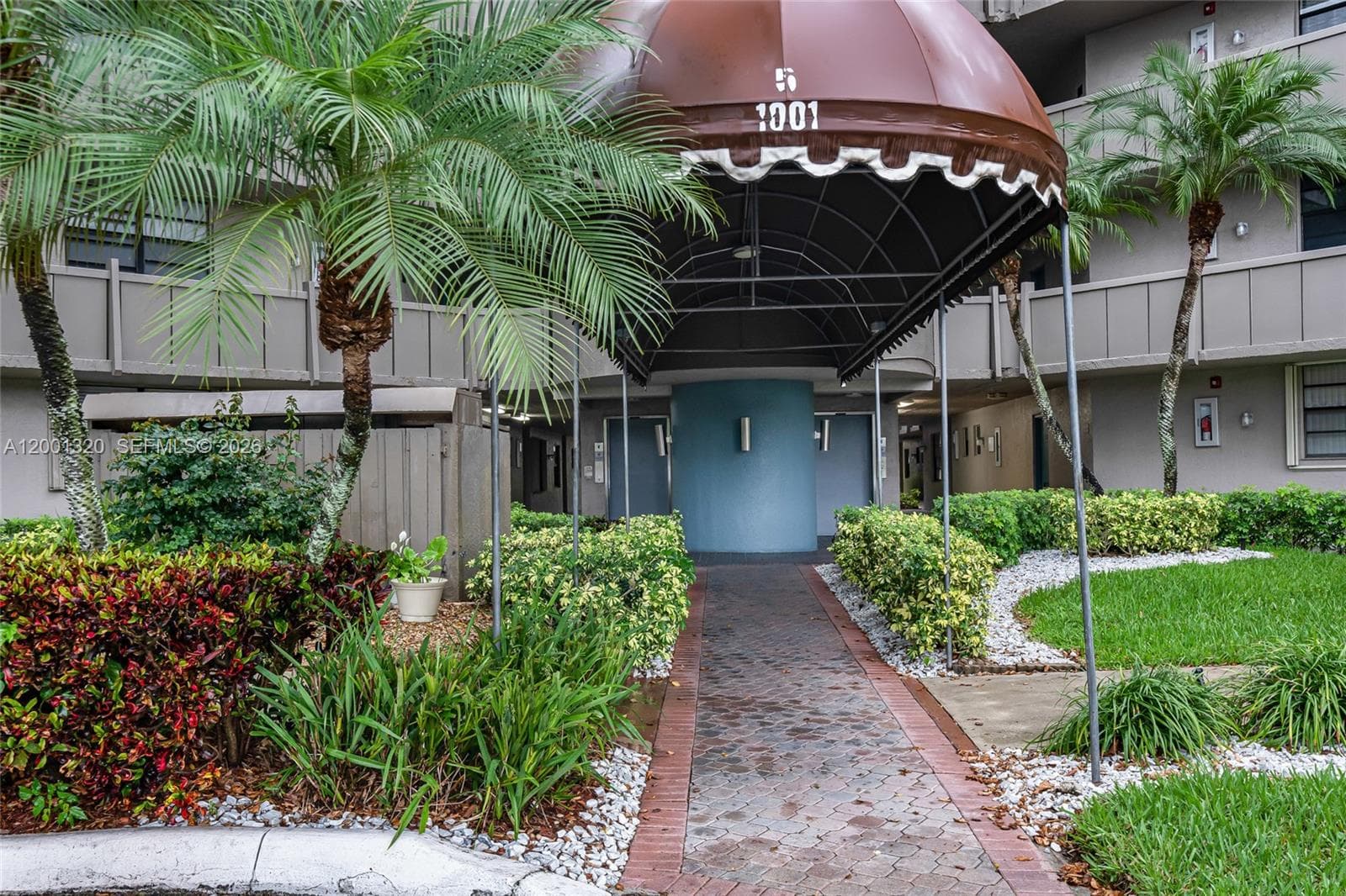 1001 Colony Point Cir # 503, Pembroke Pines FL 33026 photo 2